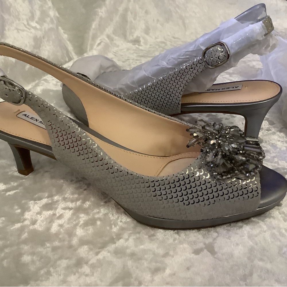 New Alex Marie Marla Slingbacks 6.5